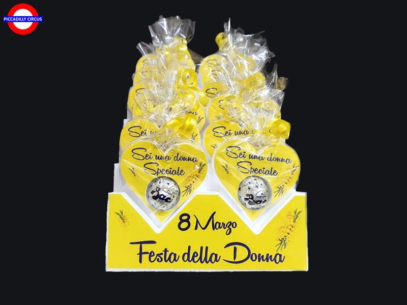 CUORICINO CON BACIO FESTA DELLA DONNA