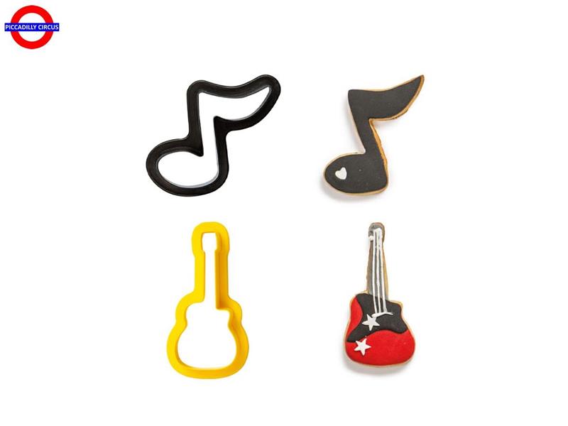 TAGLIAPASTA NOTA E CHITARRA IN PLASTICA SET 2 PZ